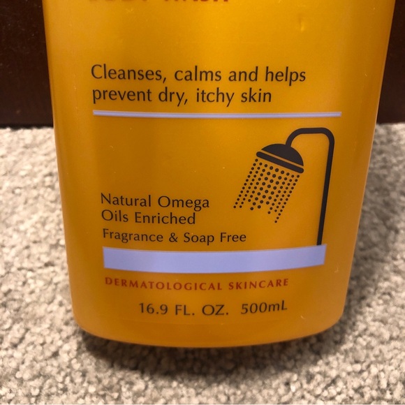 Eucerin Skin Calming Body Wash for Dry & Itchy Skin Fragrance Free, 16.9oz - Picture 2 of 8